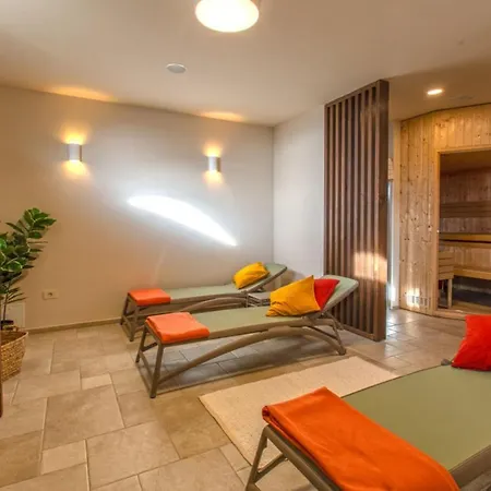 Villa Luxury Pool Gradin - Happy *