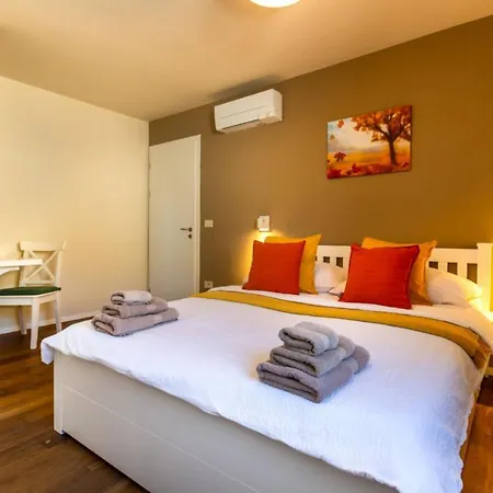 Villa Luxury Pool Gradin - Happy